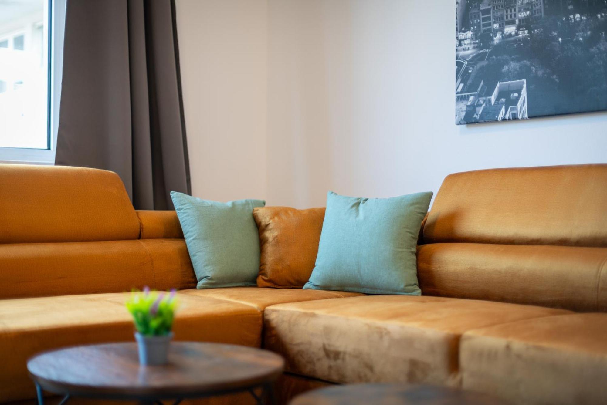 Homely-Apartment Manhattanart, Zentral, Parkplatz, Billard,Ps4, Dart, Balkon Bielefeld Eksteriør bilde