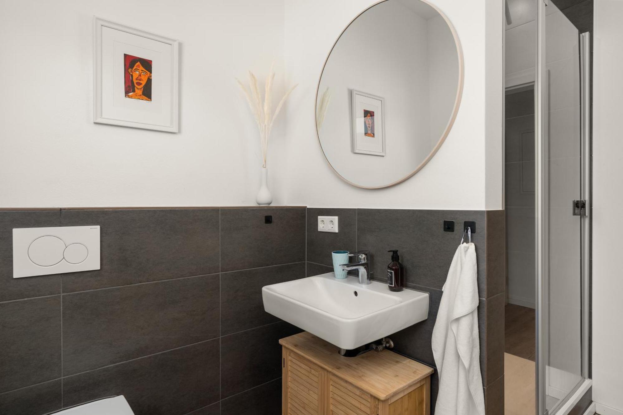 Homely-Apartment Manhattanart, Zentral, Parkplatz, Billard,Ps4, Dart, Balkon Bielefeld Eksteriør bilde